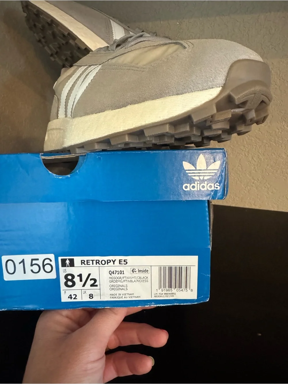 adidas Men's Grey and White Runner Sneakers